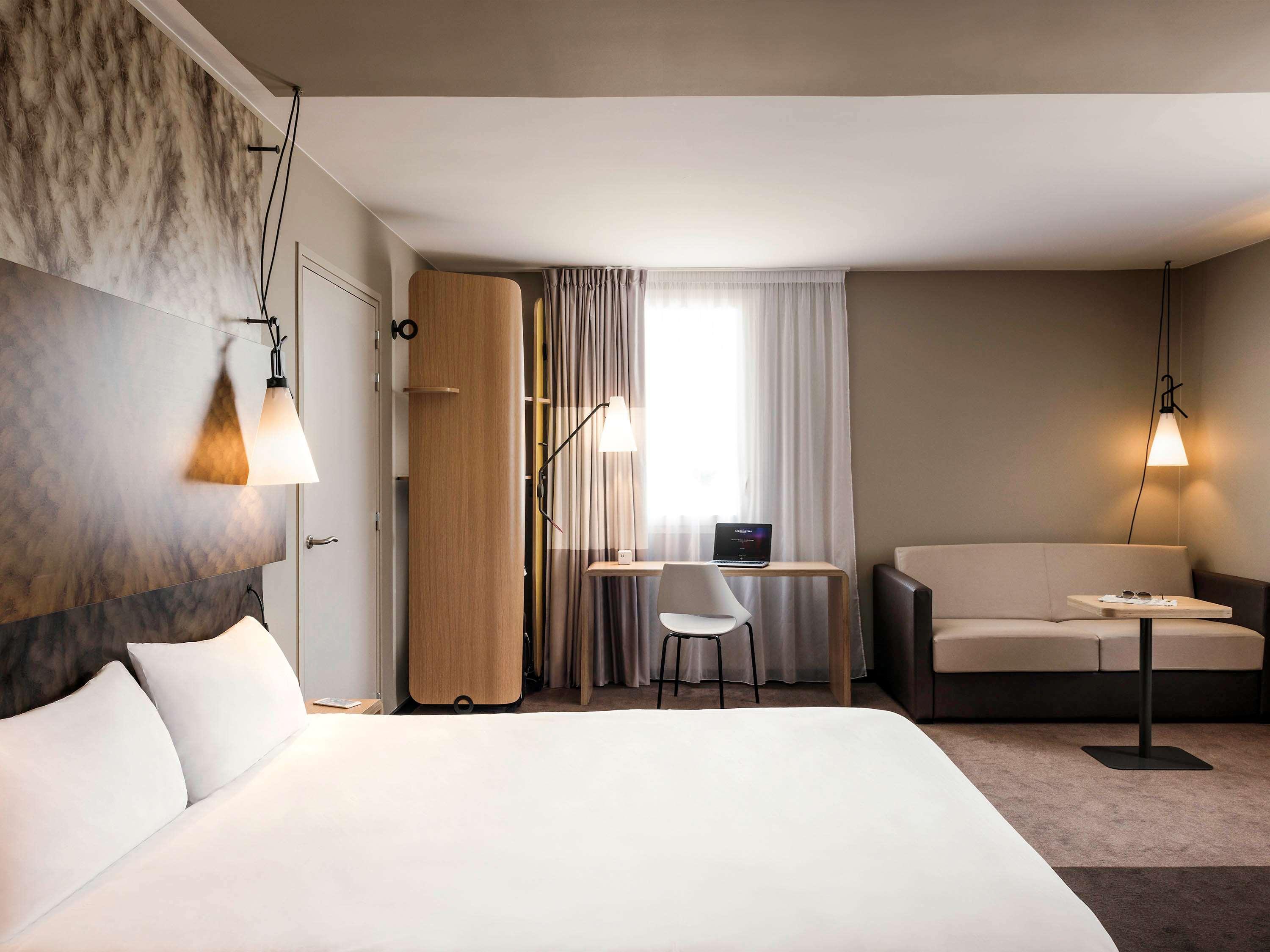 Ibis Saint Quentin En Yvelines - Velodrome Hotel Montigny-le-Bretonneux Bagian luar foto
