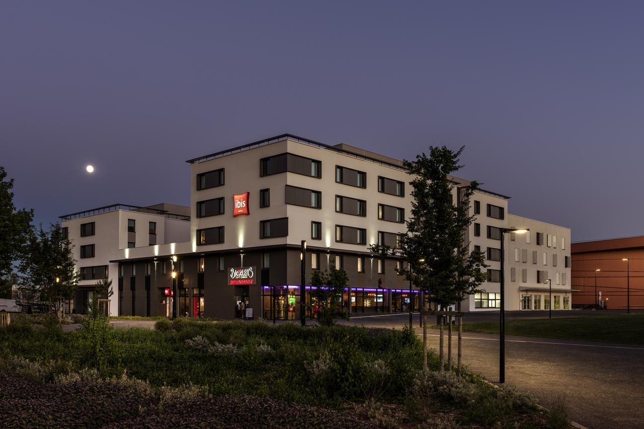 Ibis Saint Quentin En Yvelines - Velodrome Hotel Montigny-le-Bretonneux Bagian luar foto