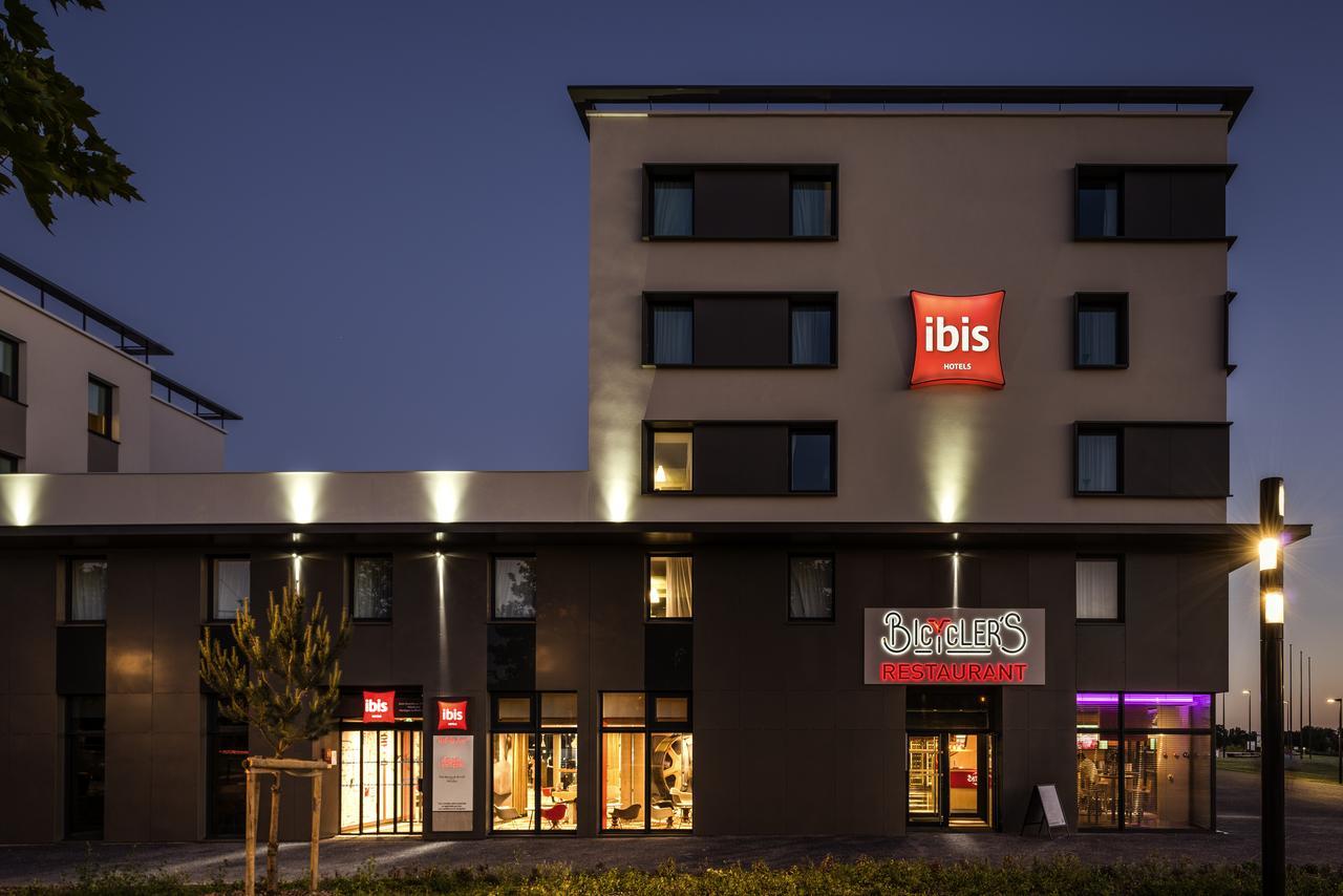 Ibis Saint Quentin En Yvelines - Velodrome Hotel Montigny-le-Bretonneux Bagian luar foto