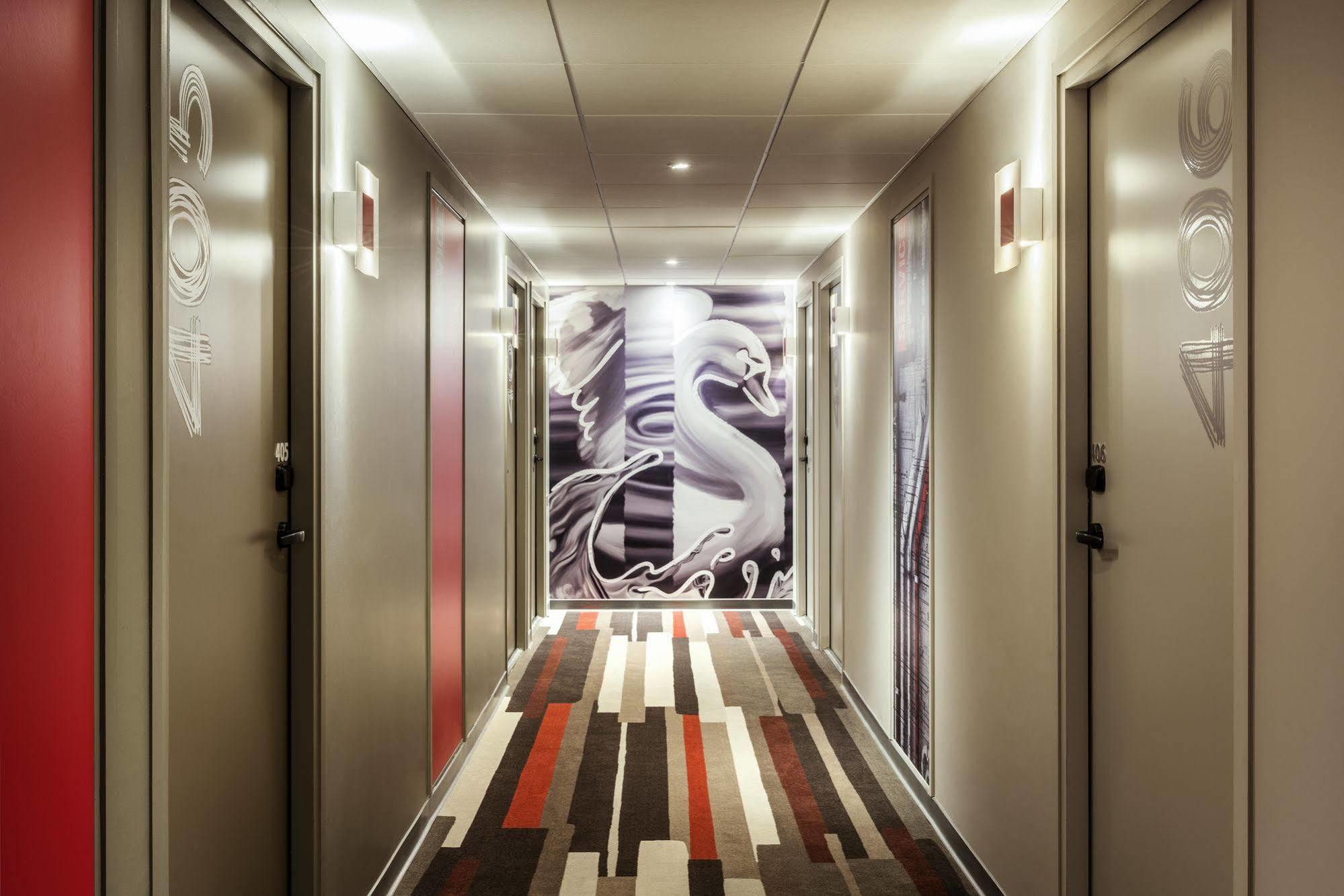 Ibis Saint Quentin En Yvelines - Velodrome Hotel Montigny-le-Bretonneux Bagian luar foto